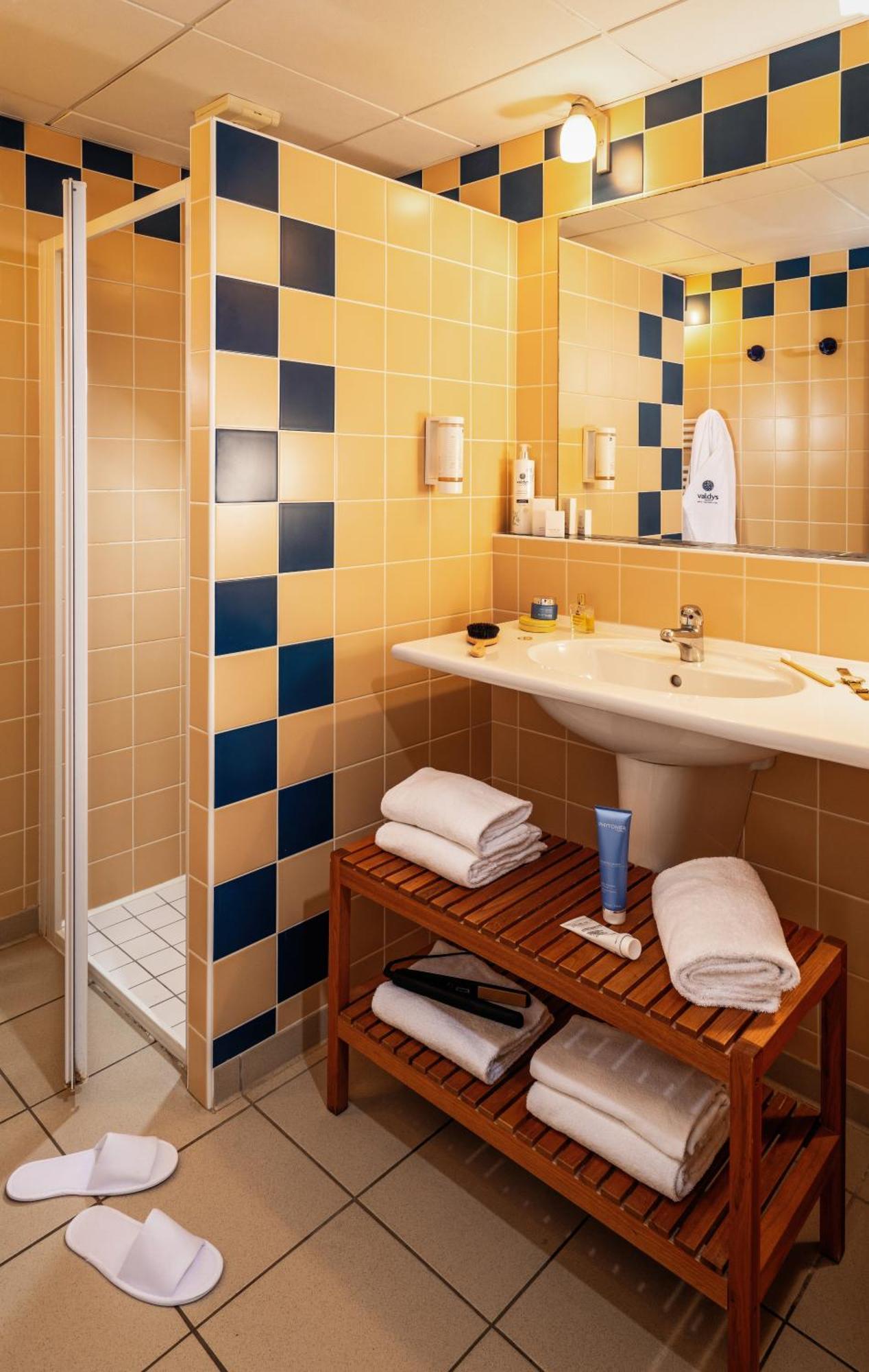 Residences Valdys Thalasso & Spa De Rockroum Роскоф Экстерьер фото