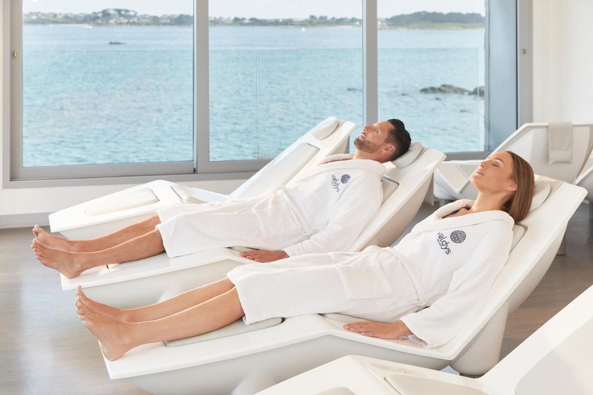 Residences Valdys Thalasso & Spa De Rockroum Роскоф Экстерьер фото