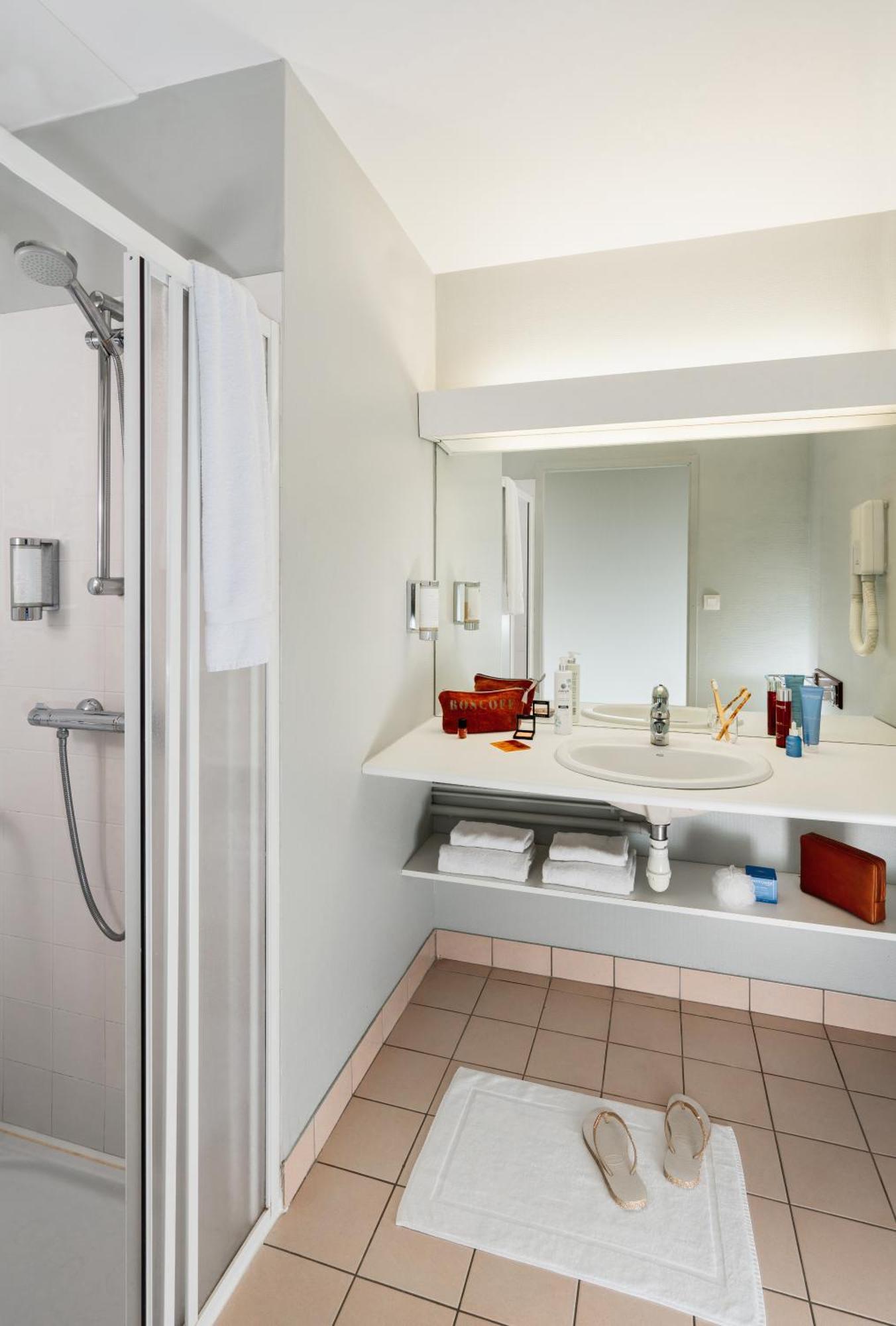 Residences Valdys Thalasso & Spa De Rockroum Роскоф Экстерьер фото