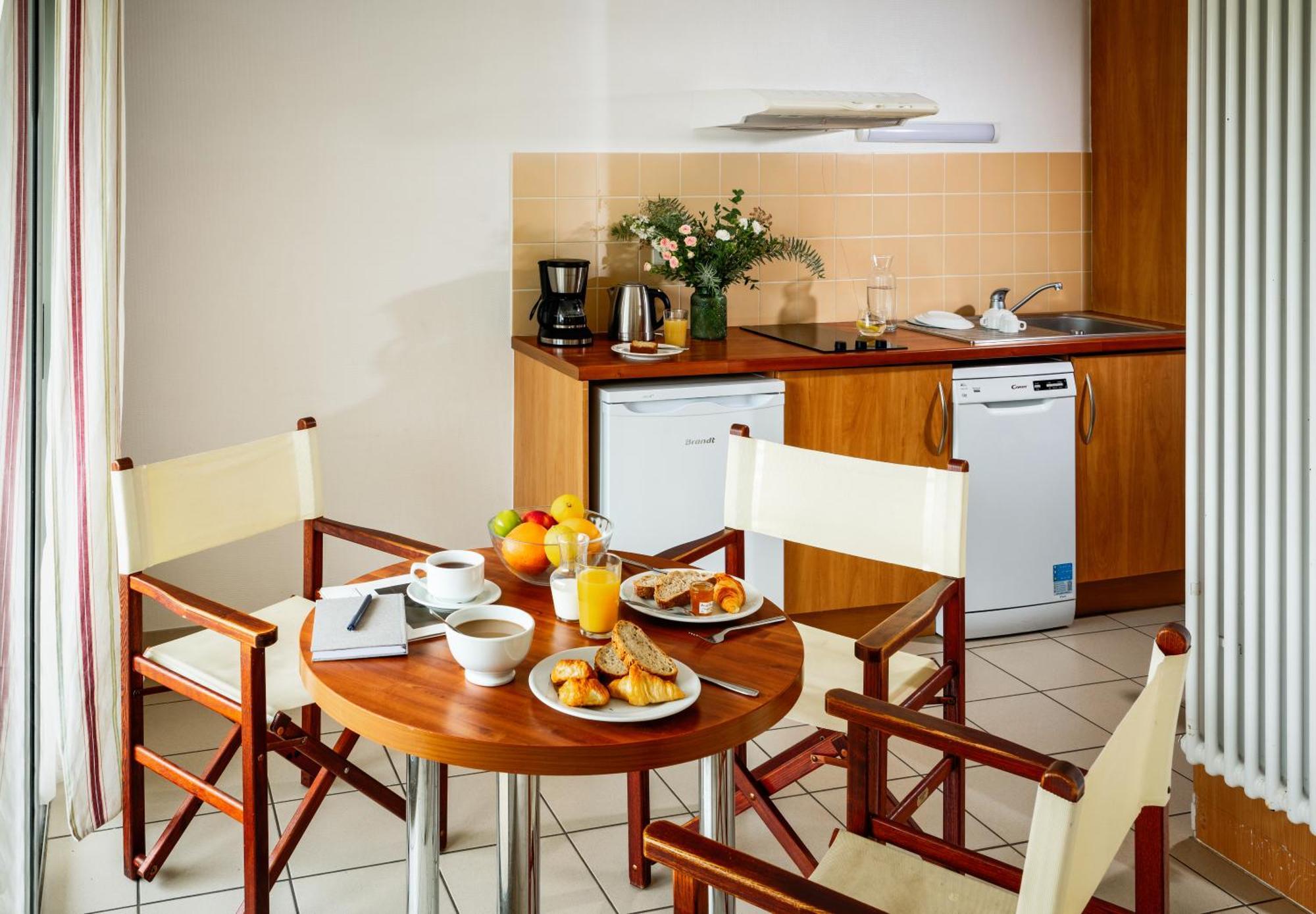 Residences Valdys Thalasso & Spa De Rockroum Роскоф Экстерьер фото